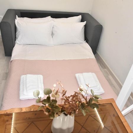 F K Apartments Artemida  Luaran gambar